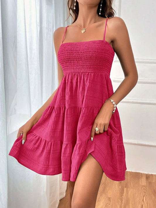 Robe plissée à bretelles à col carré d'été, couleur unie