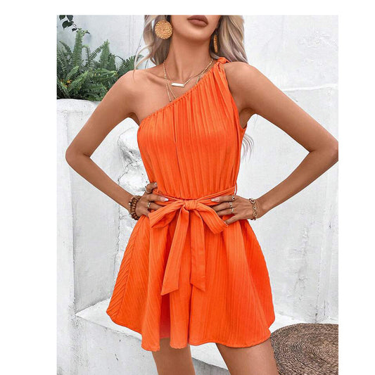 Robe sans manches à lacets et à une épaule
